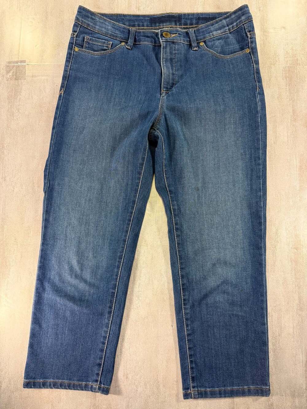 Anne Klein Mid Rise Blue Straight Leg Cropped Denim Jeans
